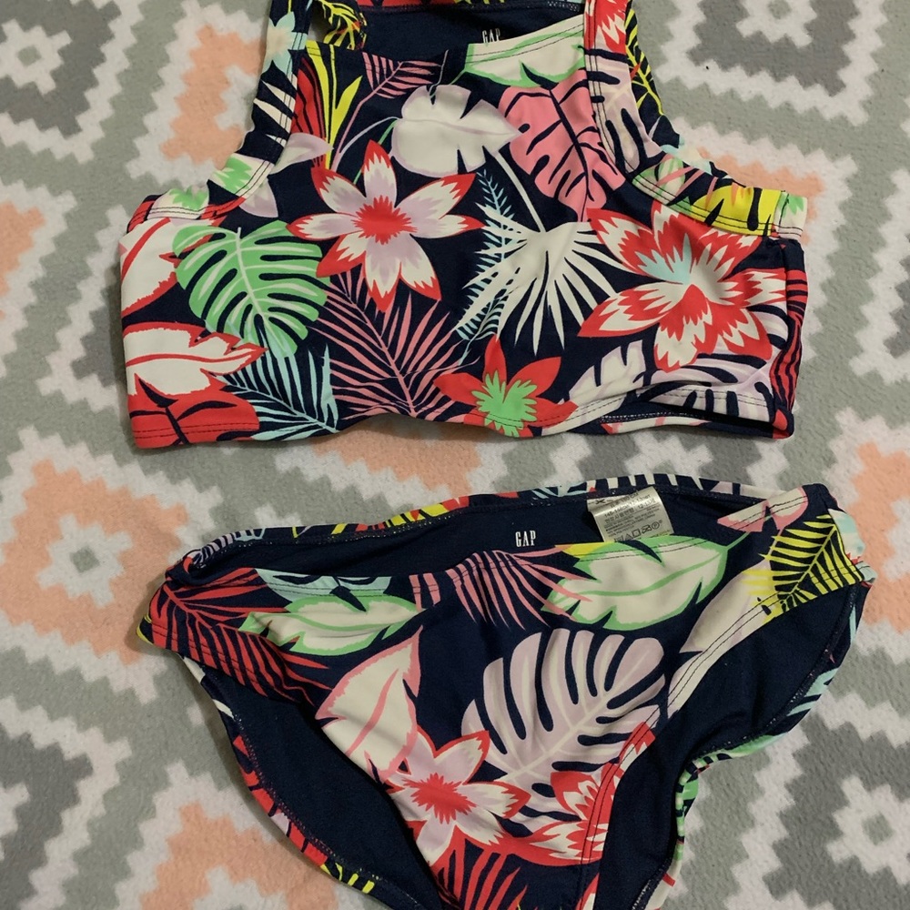Gap swimsuit
